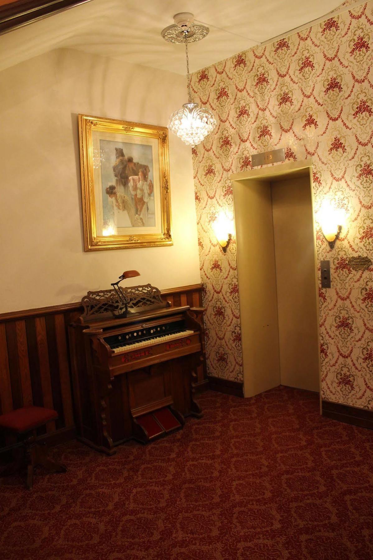 Decker Hotel & Bar Maquoketa Экстерьер фото